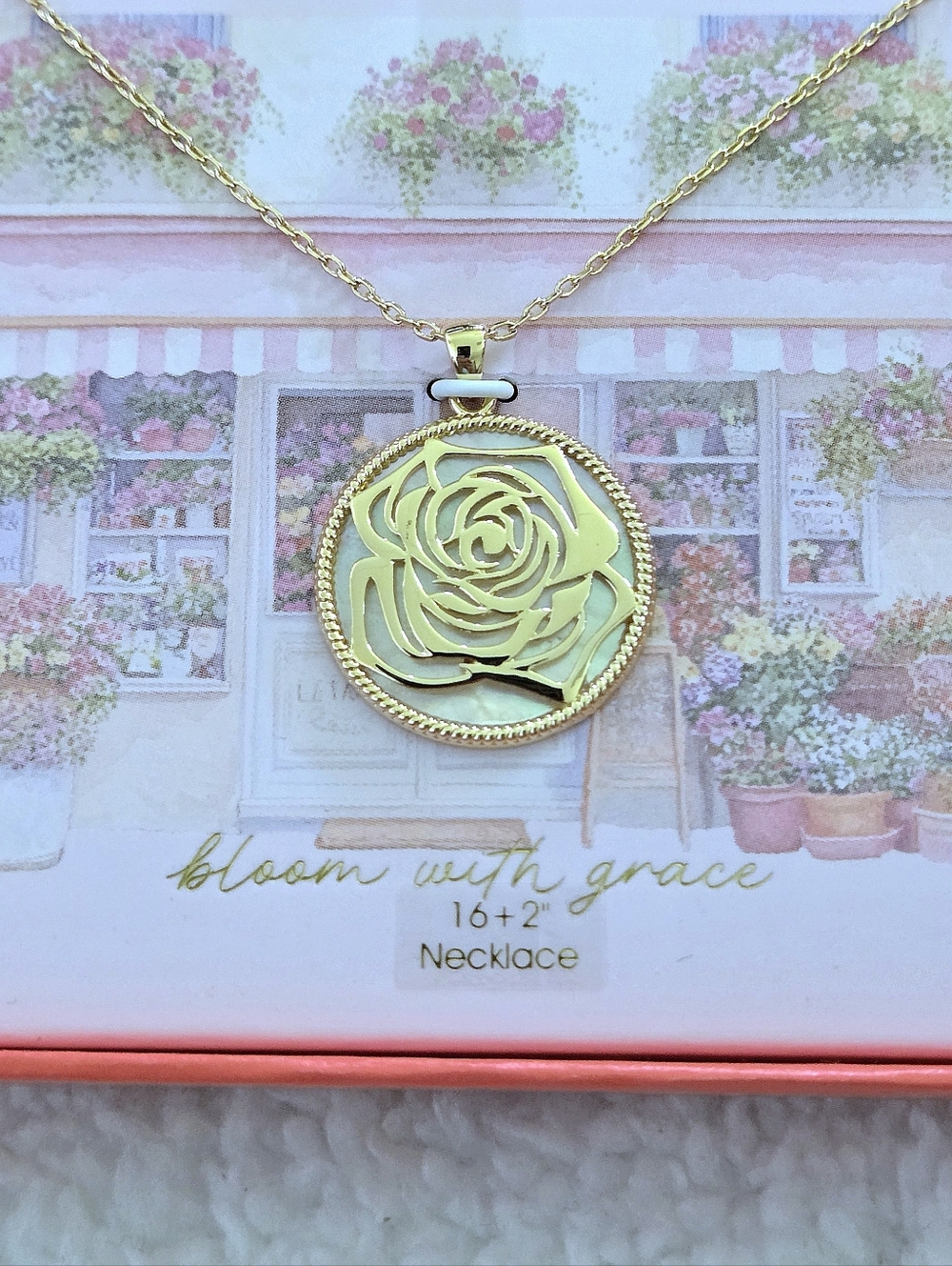 Mia Sarine Rose🌹 Cutout✂️ Pendant Necklace - NIB - Picture 13 of 15